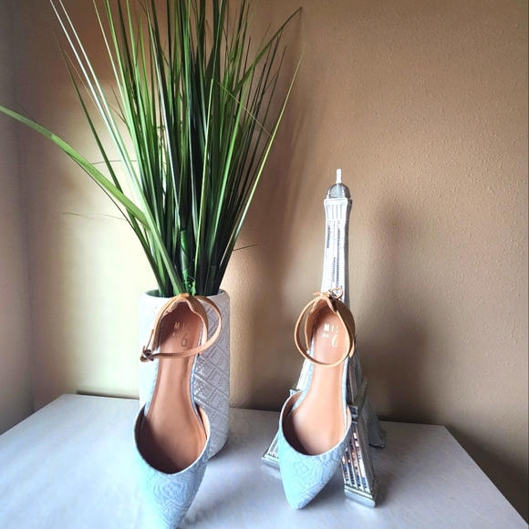 Women's Mix No 6 Blue/White/Beige Sze 9.5 Sandal. GREAT CONDITION - Picture 13 of 16